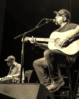 Aaron Lewis Fort Wayne